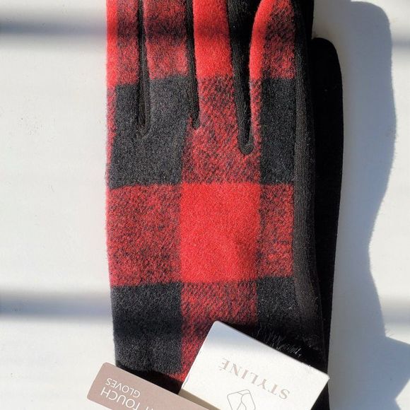 Red Yarn Embroidery Multi Color Smart Touch Gloves Touchscreen Compatible - Picture 3 of 4